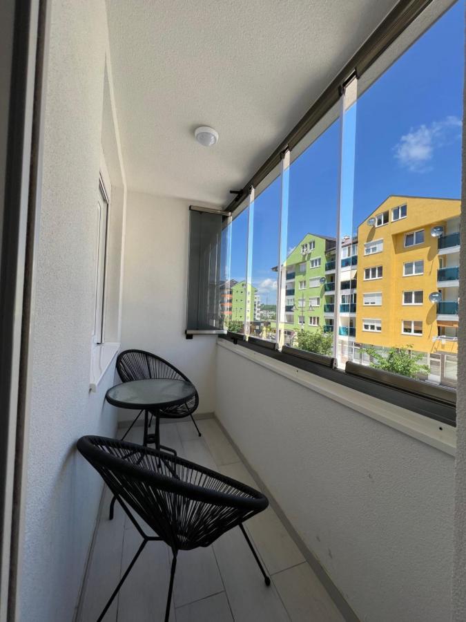 Stan Na Dan Viktor-Lukavica Apartment Сараево Екстериор снимка
