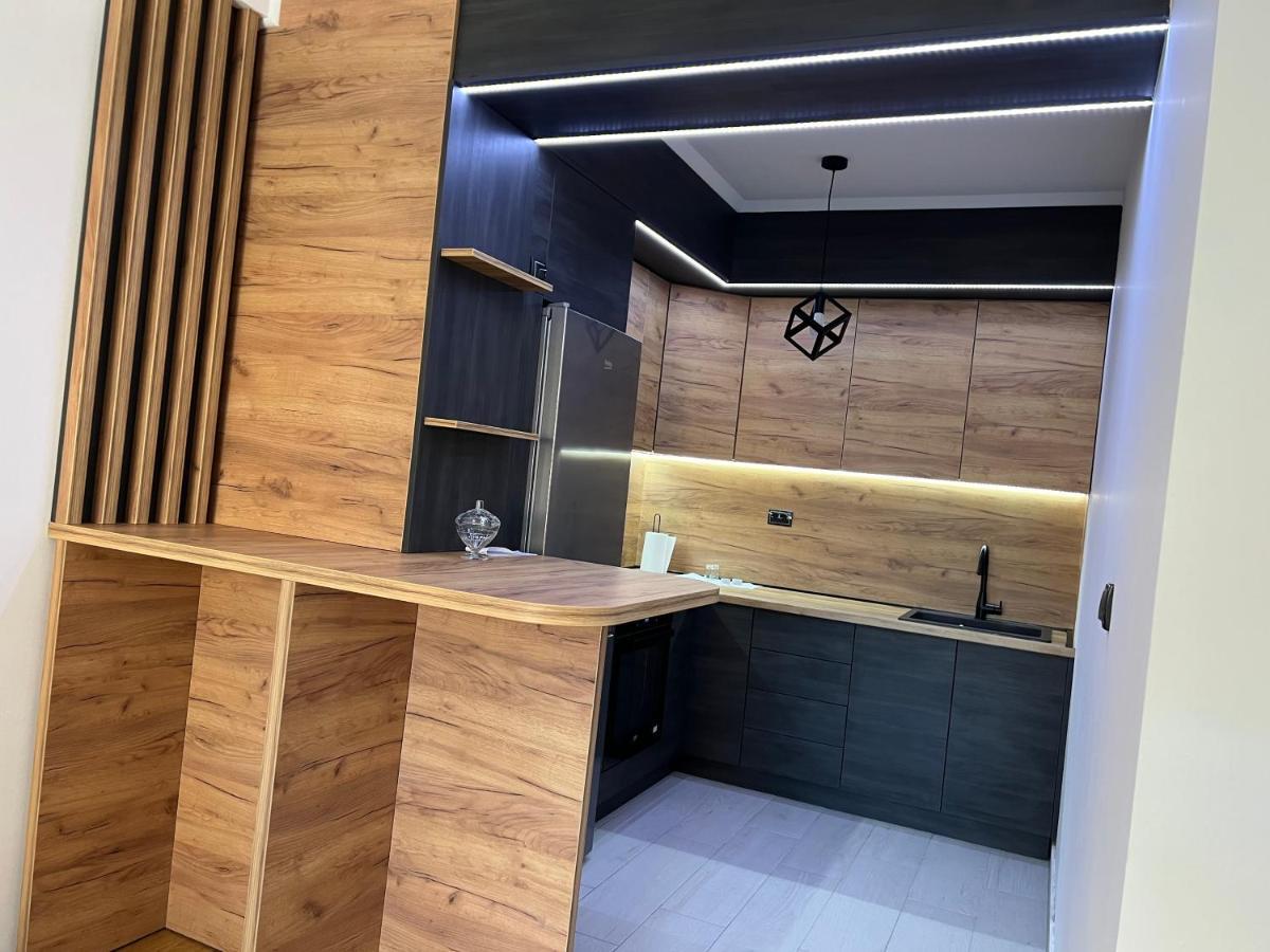 Stan Na Dan Viktor-Lukavica Apartment Сараево Екстериор снимка