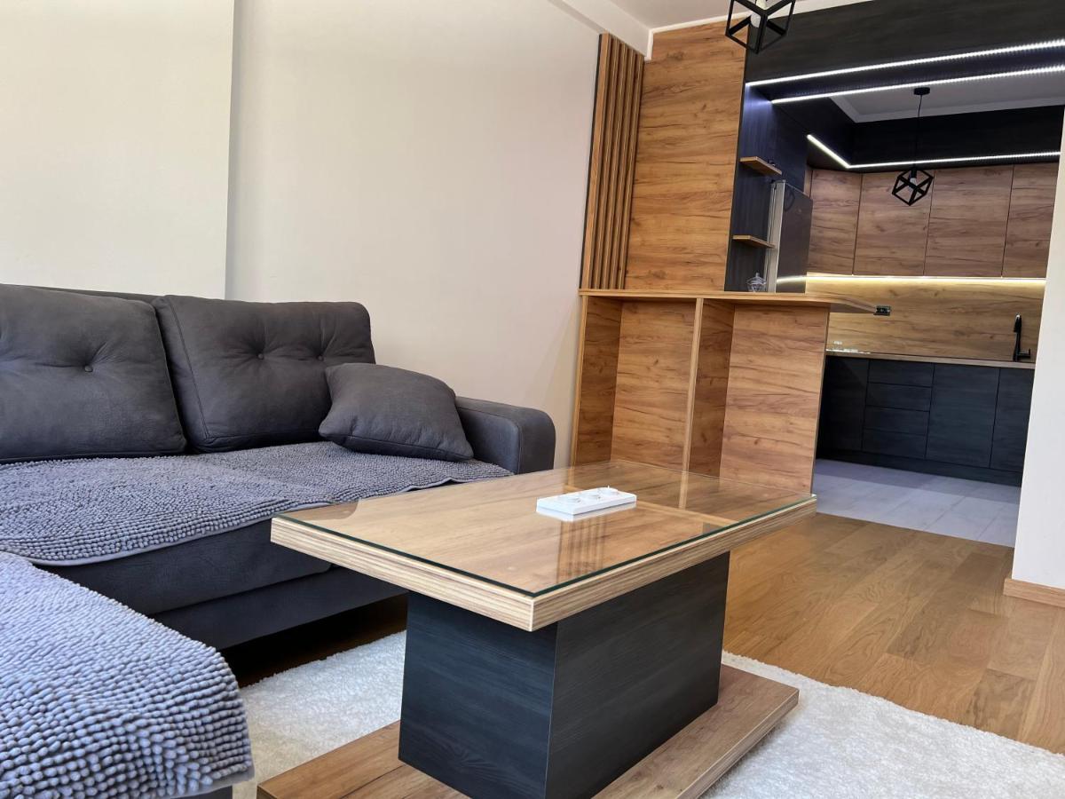Stan Na Dan Viktor-Lukavica Apartment Сараево Екстериор снимка