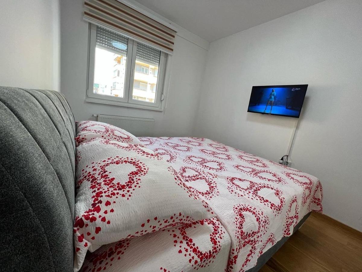 Stan Na Dan Viktor-Lukavica Apartment Сараево Екстериор снимка