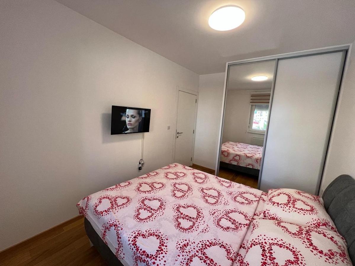 Stan Na Dan Viktor-Lukavica Apartment Сараево Екстериор снимка