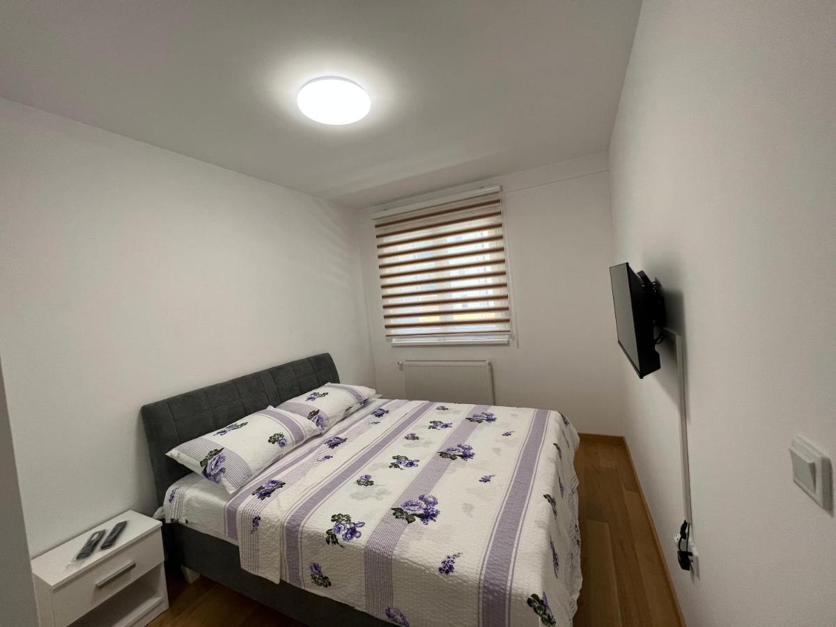 Stan Na Dan Viktor-Lukavica Apartment Сараево Екстериор снимка
