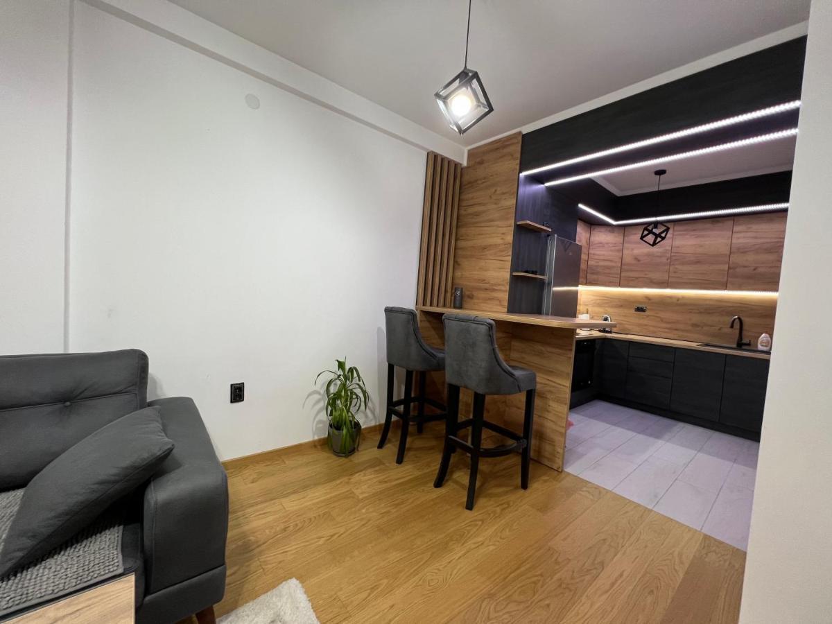 Stan Na Dan Viktor-Lukavica Apartment Сараево Екстериор снимка