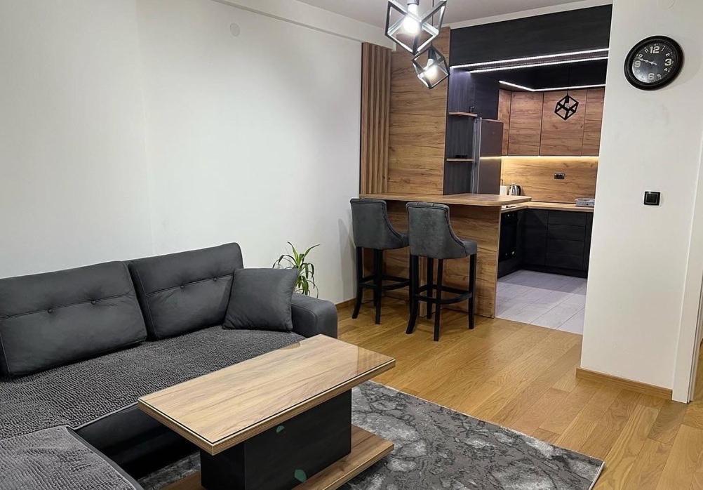 Stan Na Dan Viktor-Lukavica Apartment Сараево Екстериор снимка