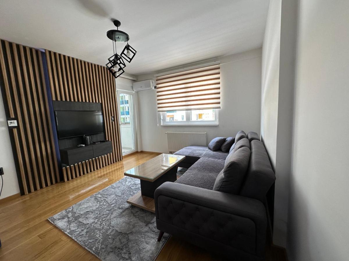 Stan Na Dan Viktor-Lukavica Apartment Сараево Екстериор снимка