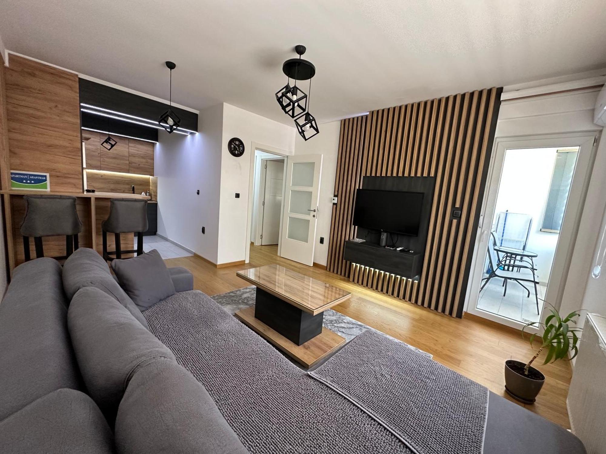 Stan Na Dan Viktor-Lukavica Apartment Сараево Екстериор снимка